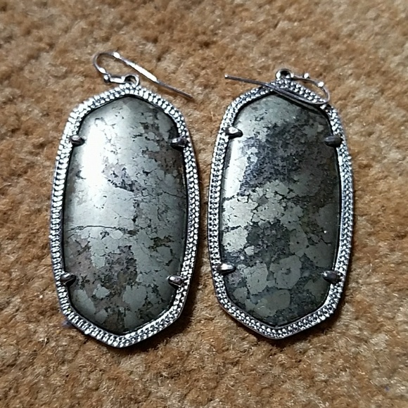 Kendra Scott Jewelry - Kendra Scott Pyrite Danielle Earrings